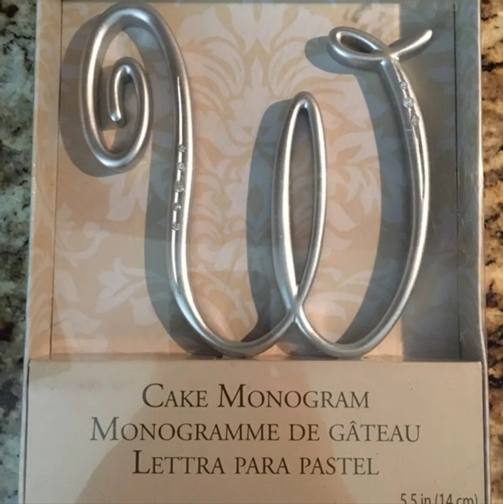 Lillian & Rose cake topper